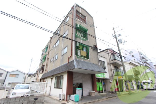 下沢マンションの外観