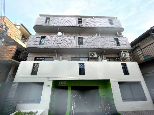 ウィングの外観