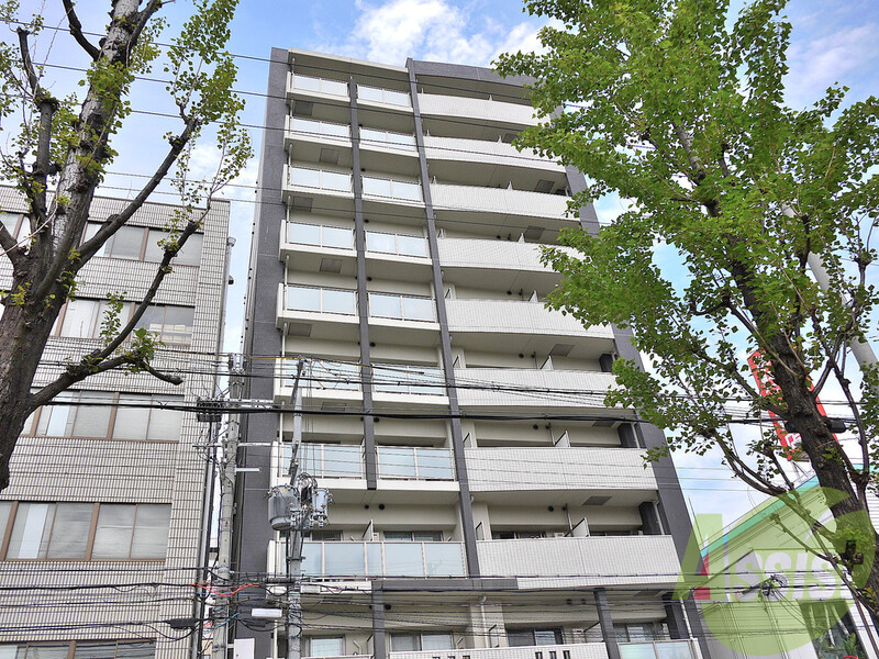 ベルヴィ江坂公園の外観