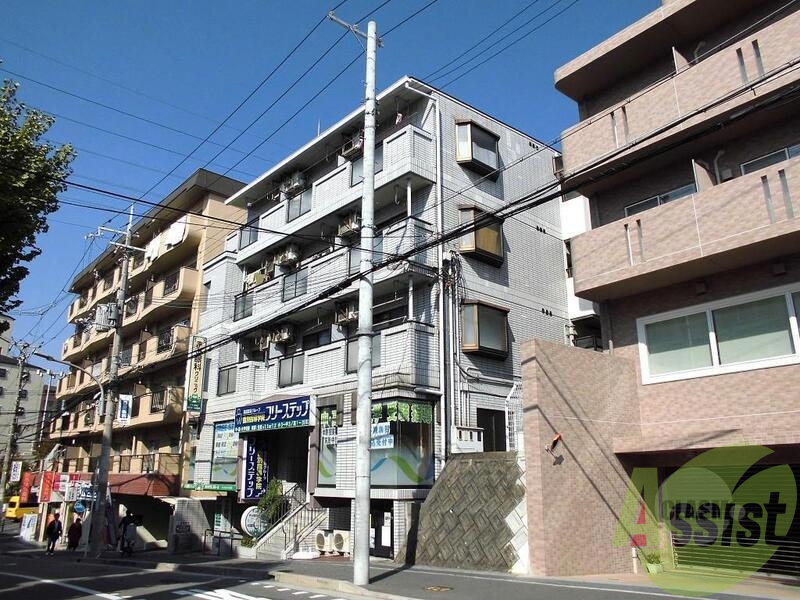 プラザカワバタの外観