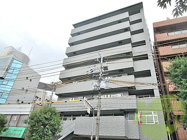 ロイヤルクイーンズパーク吹田片山町の外観