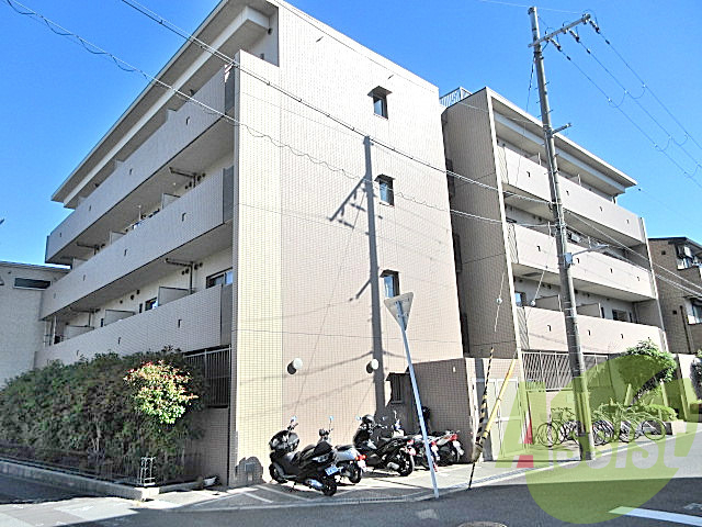 豊里セレニテの外観