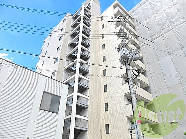 セレクト江坂の外観