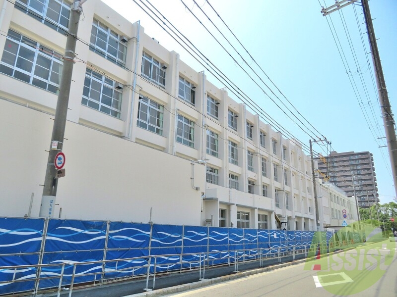 歌島中学校 621m 歌島中学校 621m