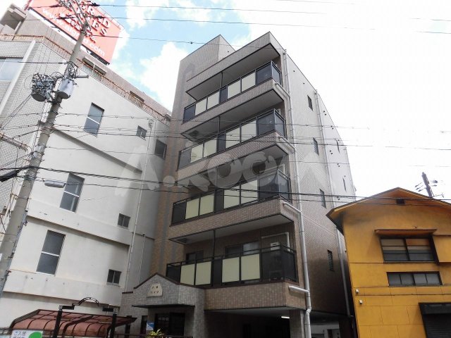 八幡ハイツの外観