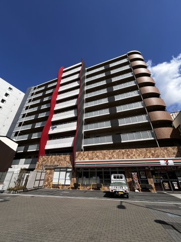 セレニテ福島カルムの外観