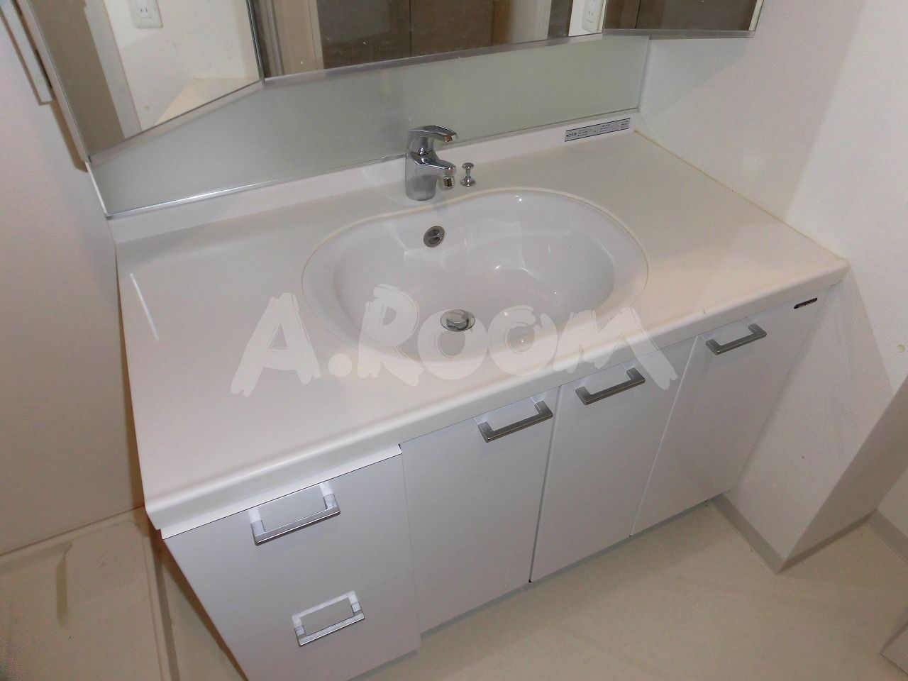 脱衣スペース広いです。 脱衣スペース広いです。