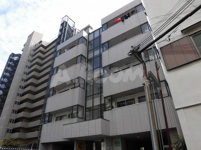 サンマンションの外観