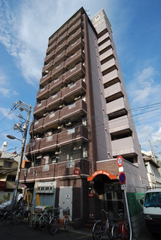 レアレア梅田5番館の外観