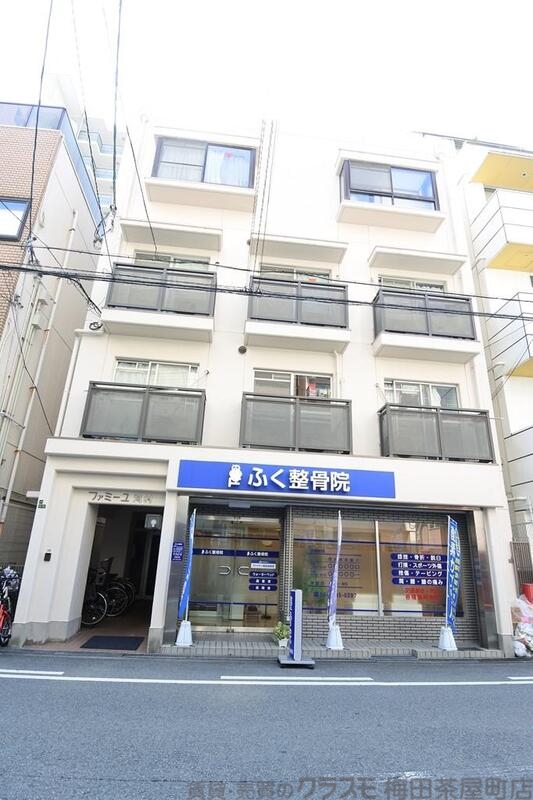 ファミーユ河村の外観