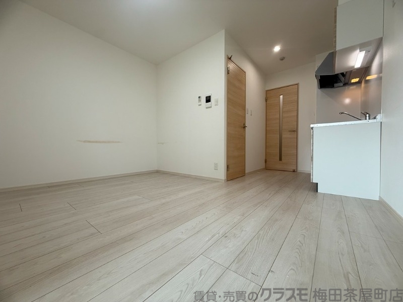 FOREST FUKUSHIMA　　本日は駅徒歩5分！鉄骨造の築浅アパート✨南向きで日当たり抜群◎1LDKのご紹介です(^.^)/~~~