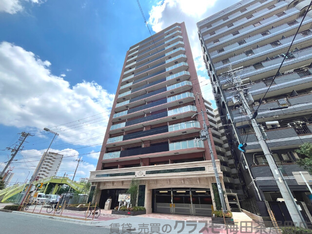 プレジオ新大阪EUROの外観