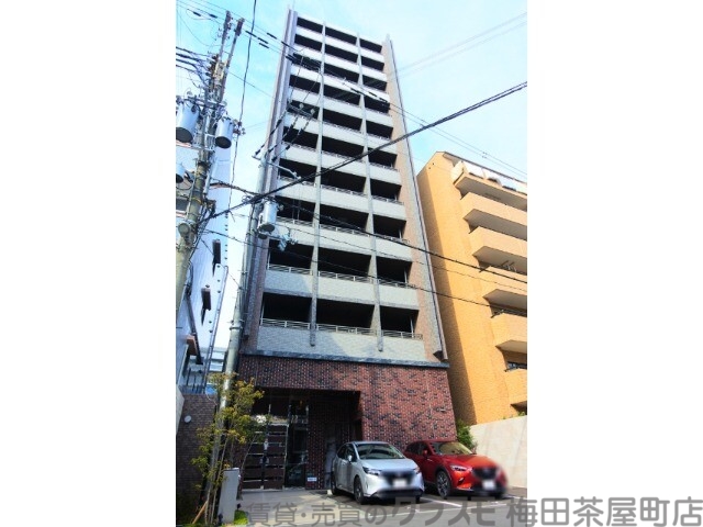 Mid Court Higashimikuni