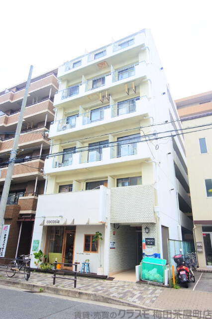 バルビゾン新大阪の外観