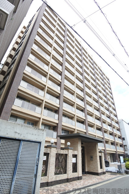 アーバンフラッツ西中島の外観