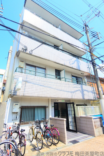 パインハイツ新大阪の外観