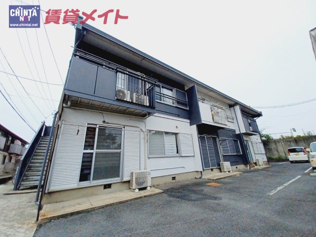 津市の賃貸アパートの外観