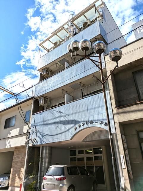 メゾン・ド・ルーブルの外観