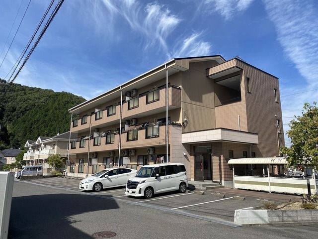 グランドール　オミヤの外観
