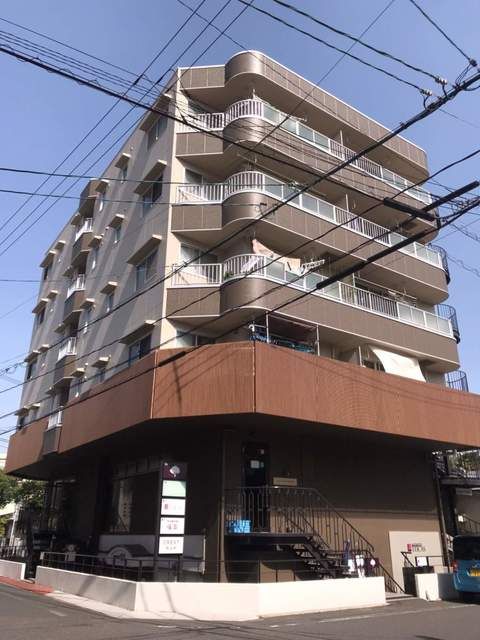 クレスト明治町の外観