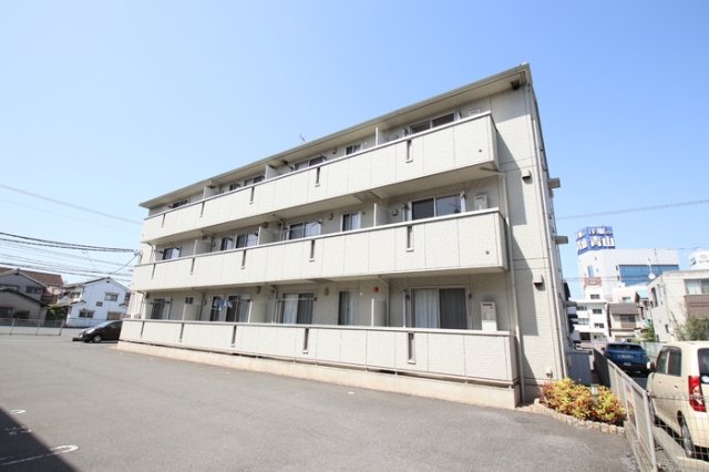 ローゼスポート港町 A棟の外観