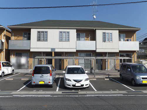 西深津ハイツ C棟の外観