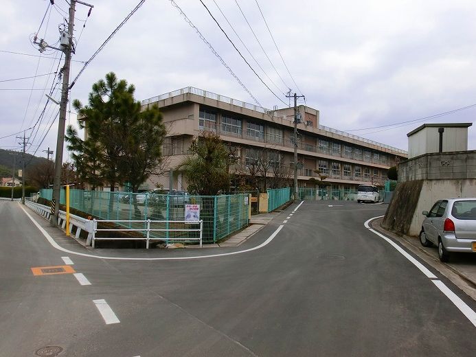【小学校】福山市立坪生小学校まで354m 【小学校】福山市立坪生小学校まで354m