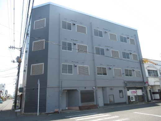 ルミエール長和島の外観