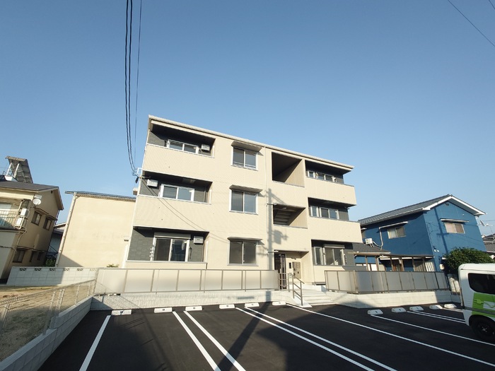 シャルレーヌの外観