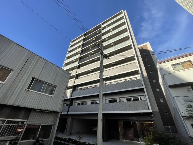 Alivis北梅田の外観