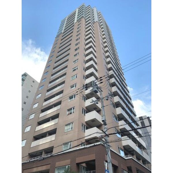 クロスレジデンス大阪新町の外観