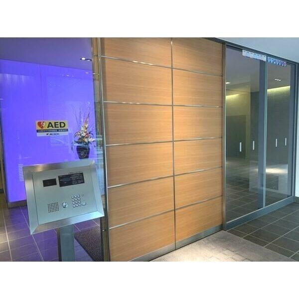 クロスレジデンス大阪新町の外観