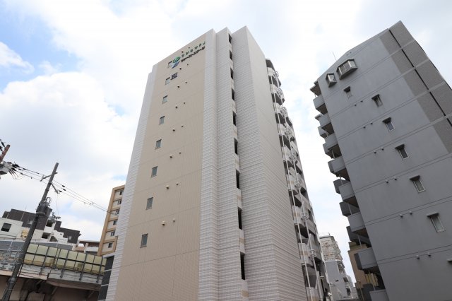 ファーストフィオーレ新梅田の外観