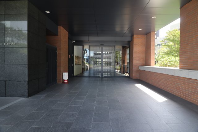 大阪福島タワーの外観