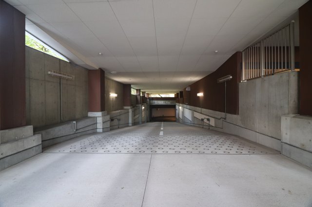 大阪福島タワーの外観