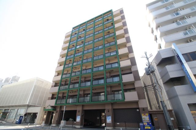 ルミエール野田阪神　本館の外観