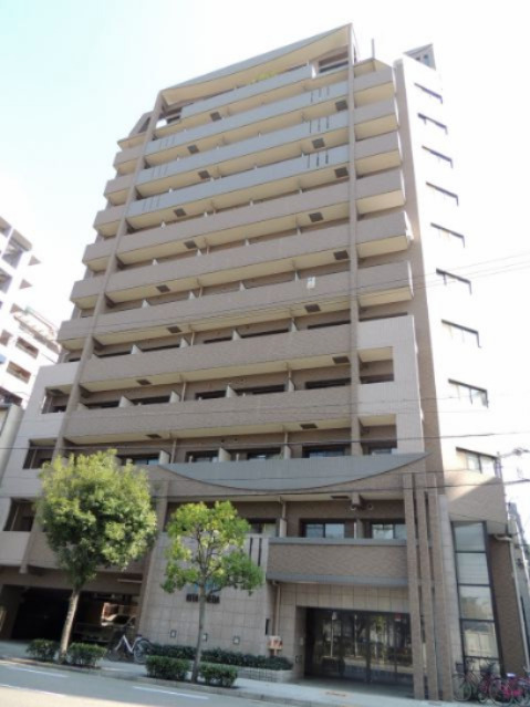 リーガル北梅田の外観