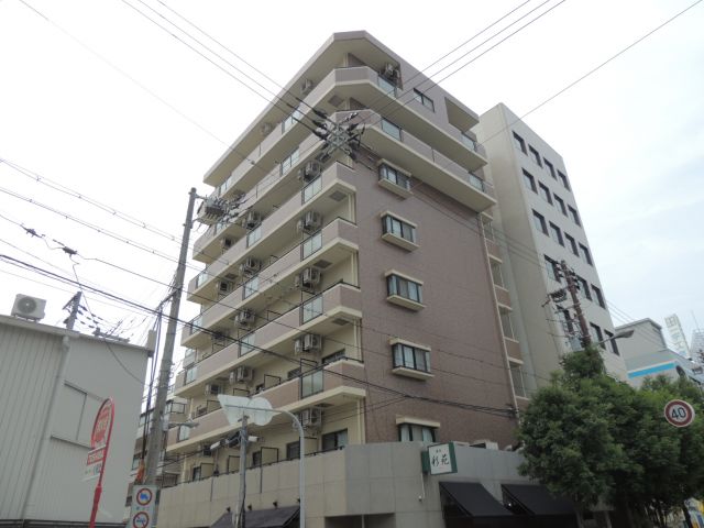 アーバンコート福島の外観