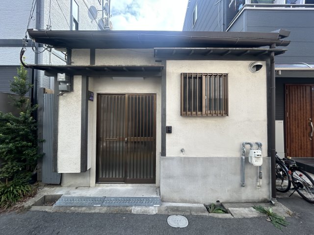 ルーブルハウスの外観