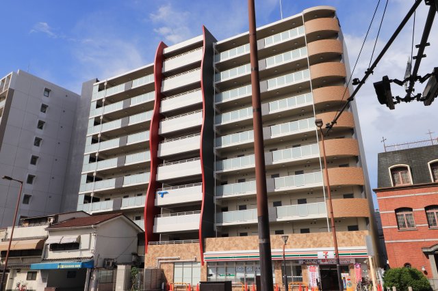 セレニテ福島ｃａｌｍｅの外観