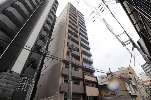 コスモリード大阪福島の外観