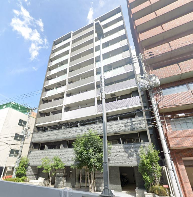 プレサンス南森町駅前の外観