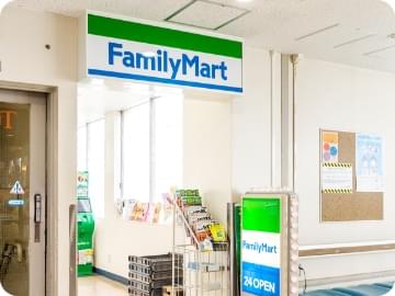 【コンビニエンスストア】ファミリーマート兵庫医科大学病院店まで640ｍ