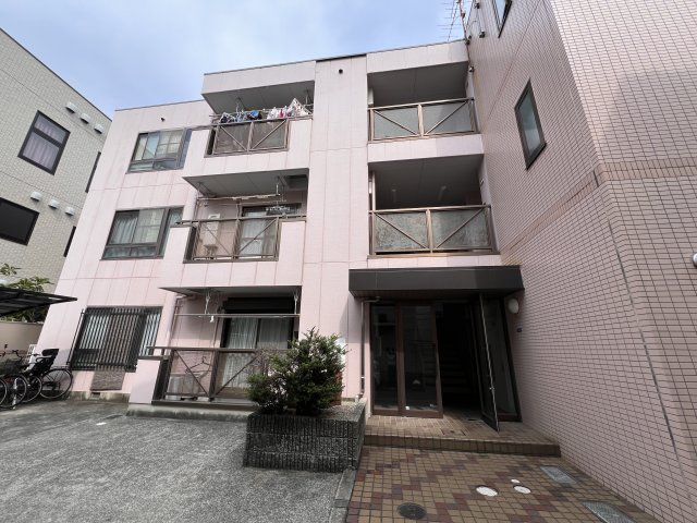 グランドウール難波の外観