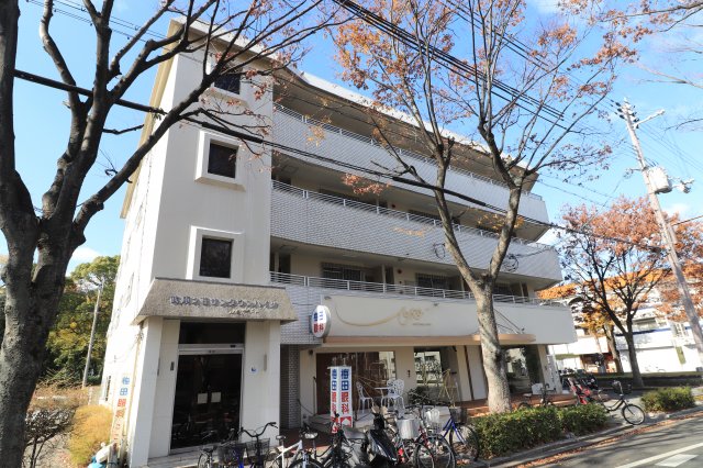 武庫之荘サンタウンハイツの外観