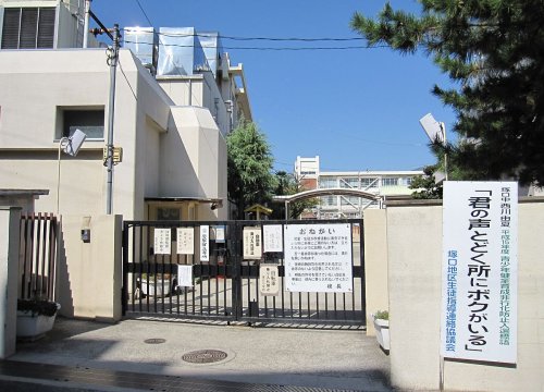 アトレ塚口ローレルコートの外観