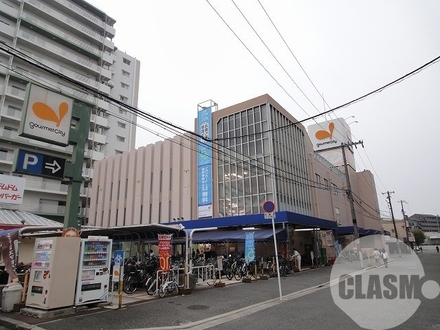 ダイエーグルメシティ津久野店 979m