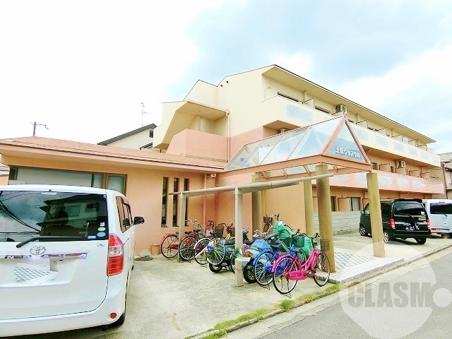 土塔クリスタル