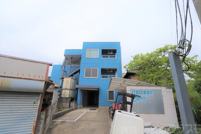 カレッジコート