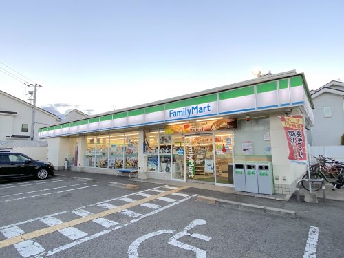 【コンビニエンスストア】ファミリーマート 高石加茂三丁目店まで409ｍ